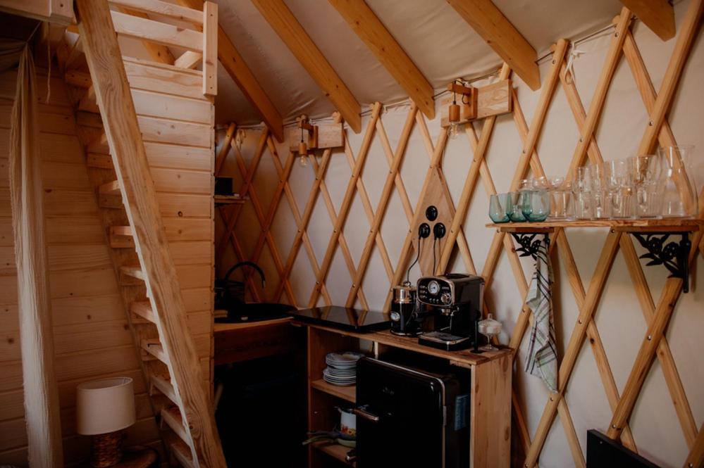 Jurty Z Widokiem, Prywatna Balia- Dzikolas Glamping Krasnobród Exterior foto