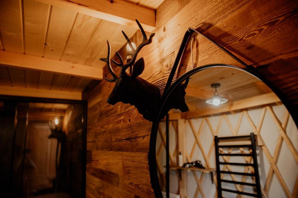 Jurty Z Widokiem, Prywatna Balia- Dzikolas Glamping Krasnobród Exterior foto