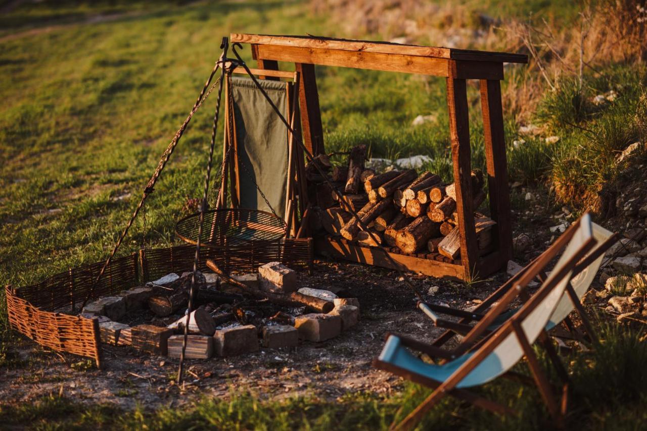Jurty Z Widokiem, Prywatna Balia- Dzikolas Glamping Krasnobród Exterior foto